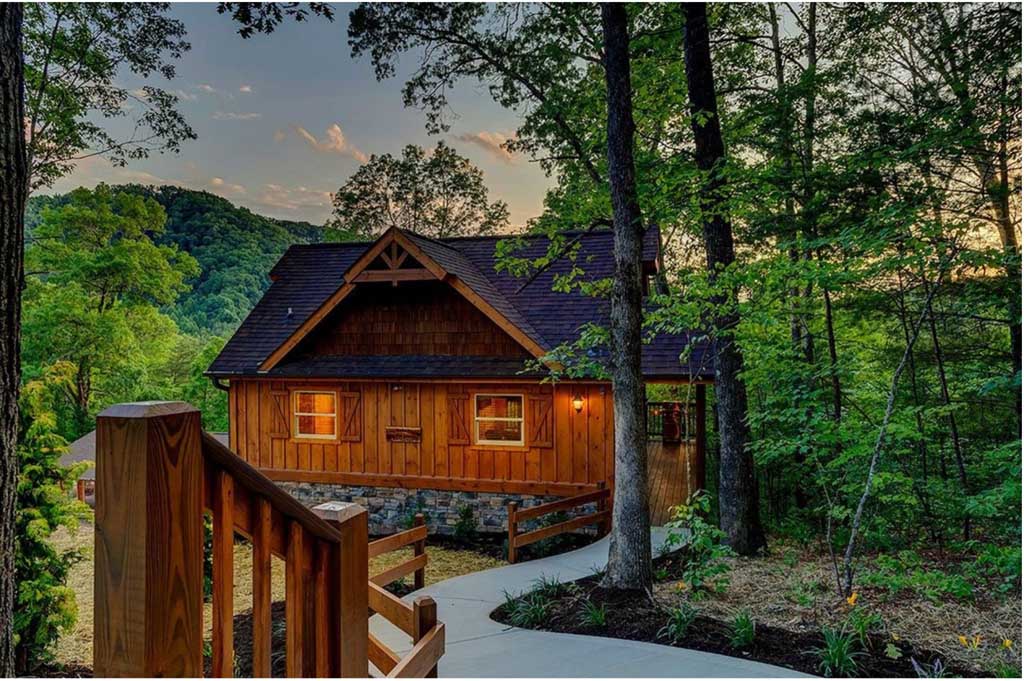 Cabins vs Hotels - Which Should You Pick for Your Smoky Mountains Getaway