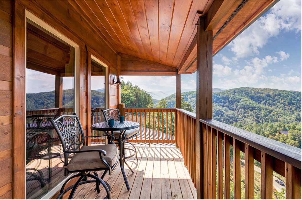 Cabins vs Hotels - Which Should You Pick for Your Smoky Mountains Getaway