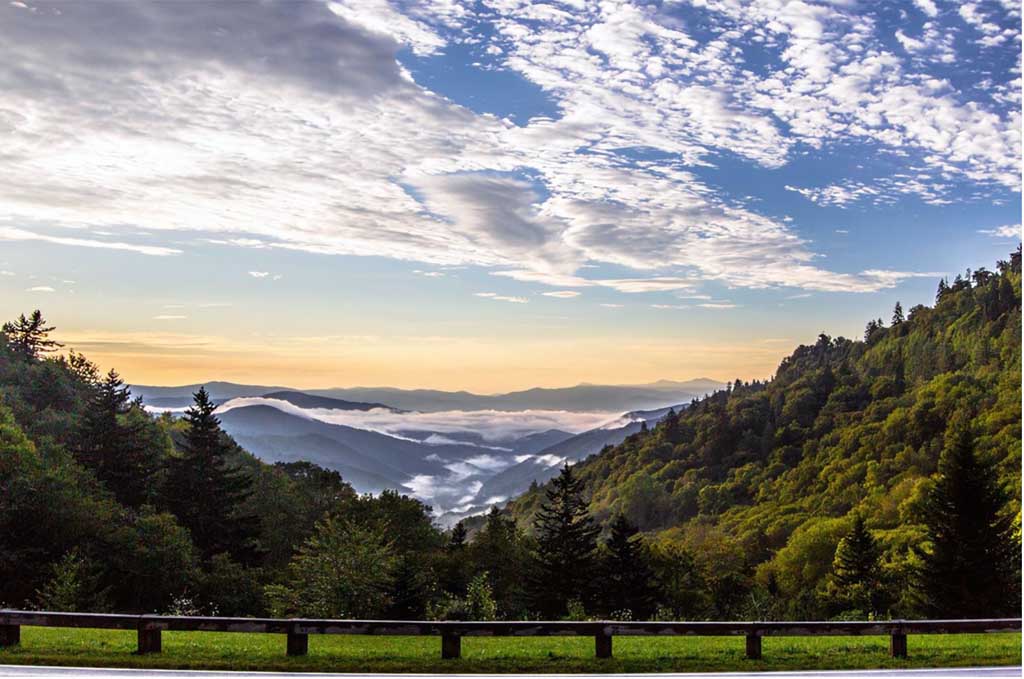 Scenic Drives: Exploring the Smoky Mountains by Car