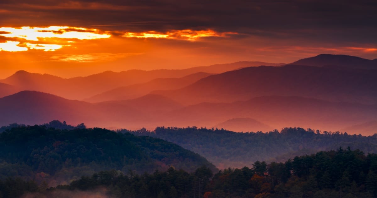 Top 5 Ways to Celebrate Near the Smoky Mountains on Memorial Day